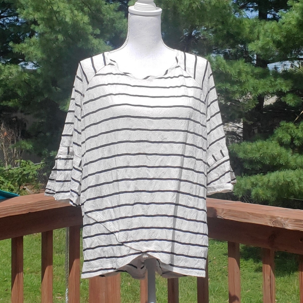 Erin London hi lo black and white lace top XL